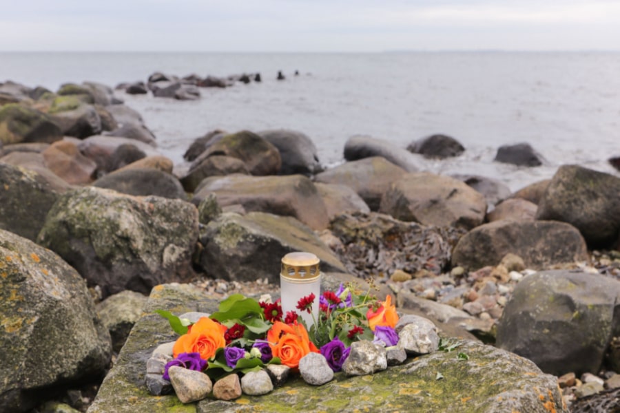 A Memorial In Nature Using Ecorial